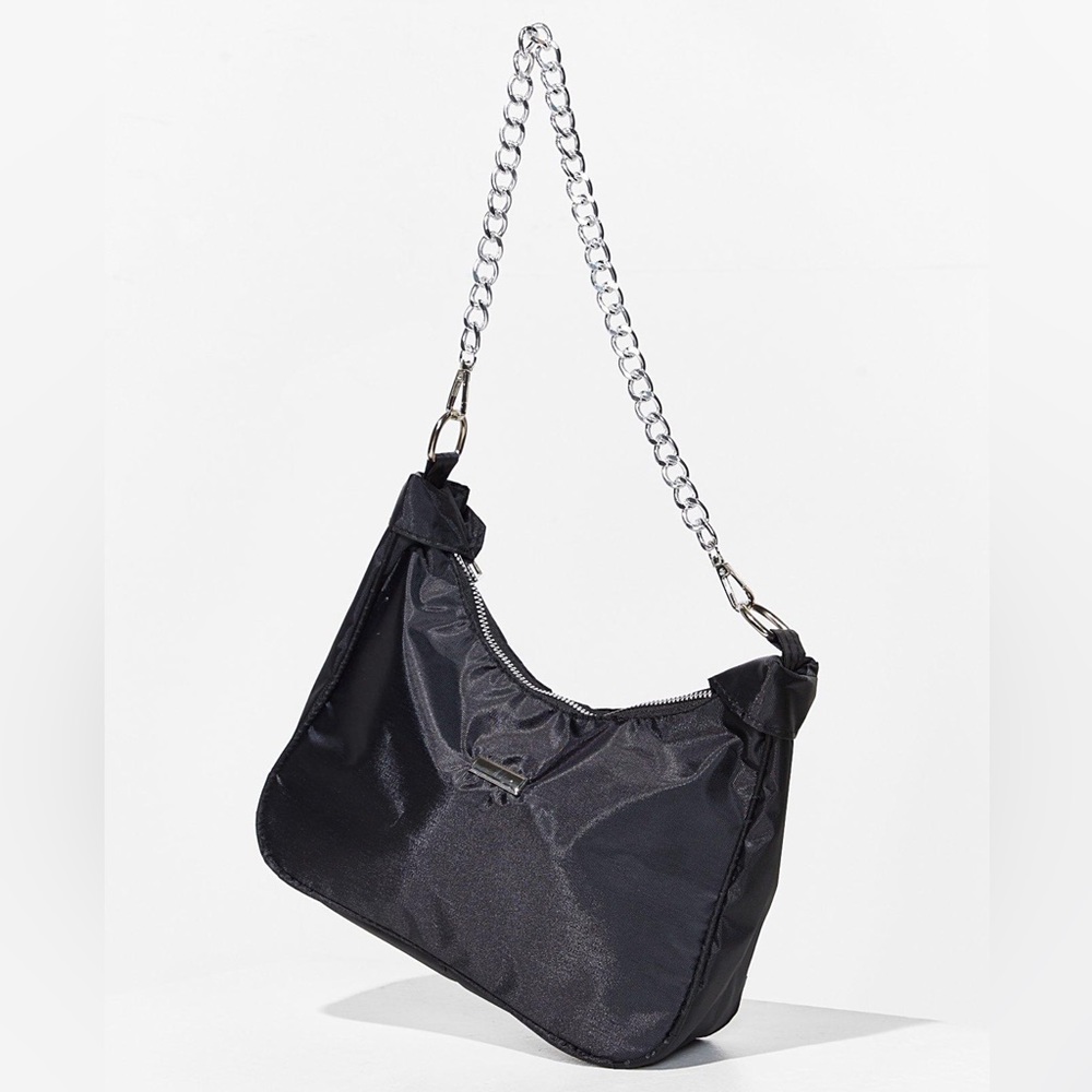 Nasty Gal Chain Strap Zip Close Shoulder Bag in Black